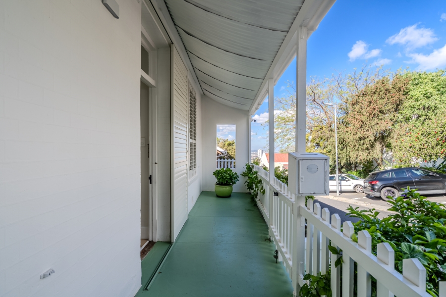 2 Bedroom Property for Sale in Oranjezicht Western Cape